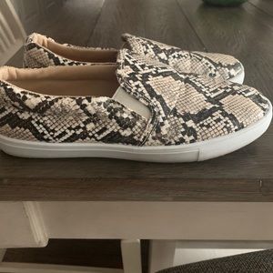 Snake skin tennis shoes